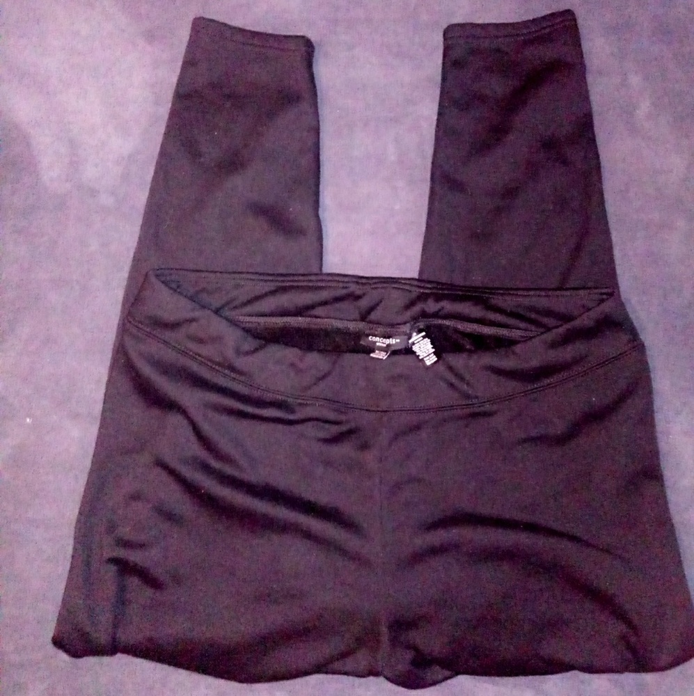 ❄BLACK PLUS SIZE (INNER FUZZY) LEGGINGS❄ - Picture 3 of 4